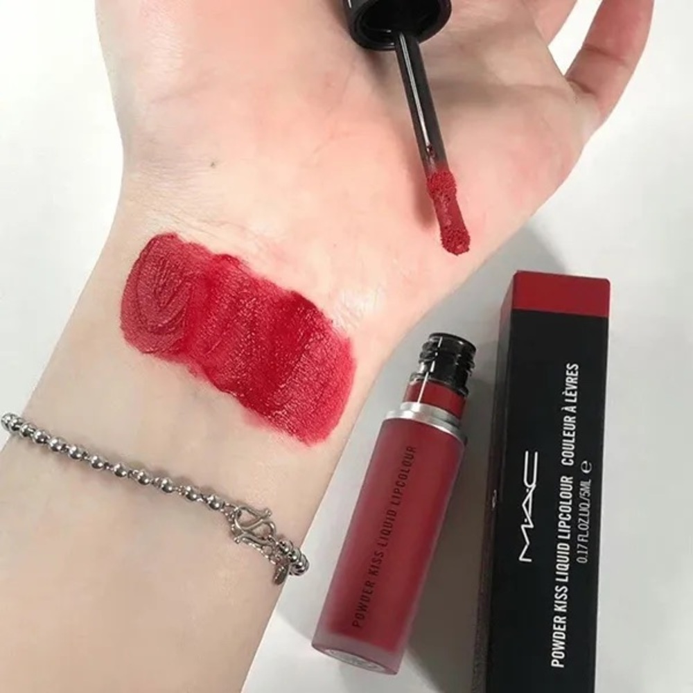 975 RUBY BOO ~ MAC Powder Kiss Liquid Lipstick Lipcolor, .17 OZ/ 5ml NIB - Picture 5 of 5